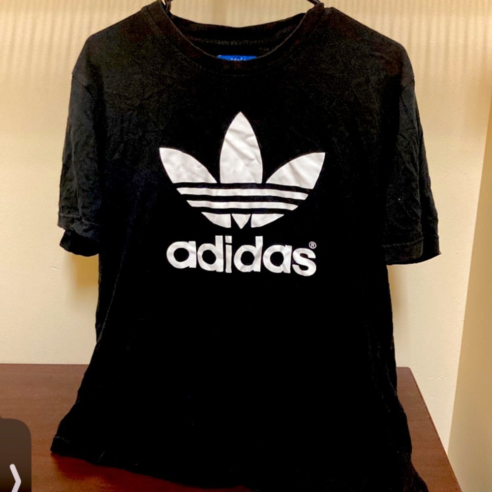 Black adidas t-shirt large